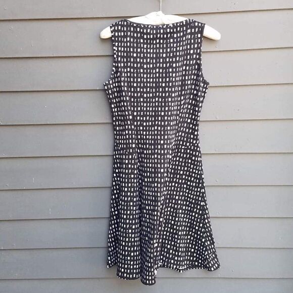 New York Company Black/White Print Fit & Flair Dress Size Medium - Picture 9 of 9